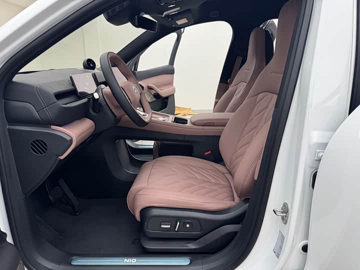 Фото 8 - Nio EC6