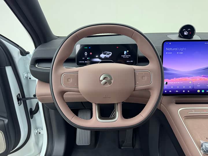 Фото 9 - Nio EC6