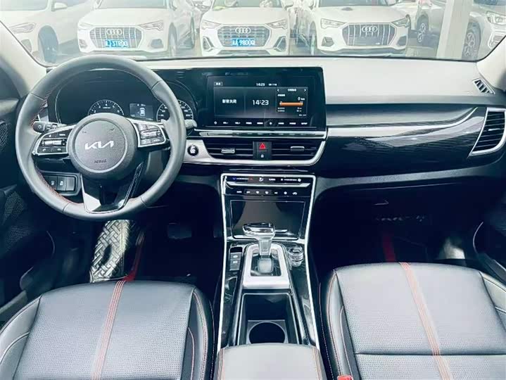 Фото 7 - Kia KX3