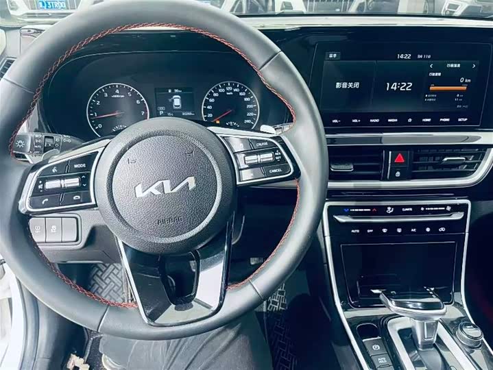 Фото 8 - Kia KX3