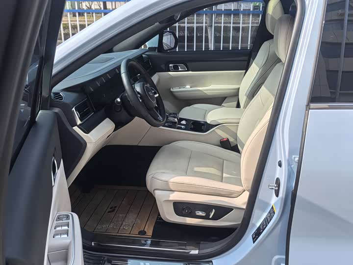 Фото 3 - LiXiang One