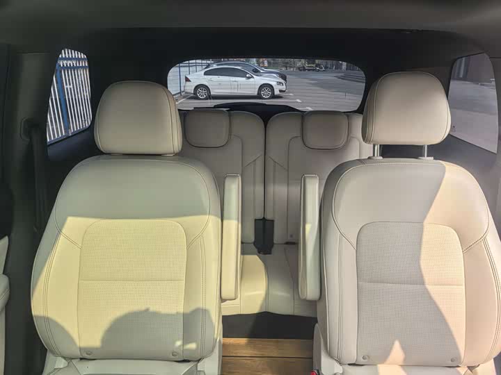 Фото 7 - LiXiang One