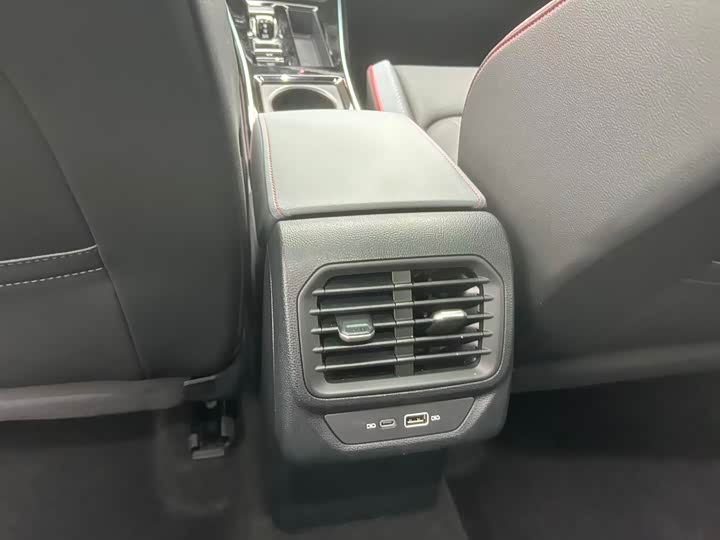 Photo 6 - Volkswagen Lamando L