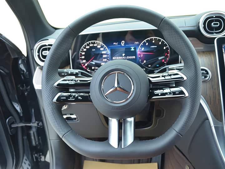 Фото 9 - Mercedes-Benz GLC-Class