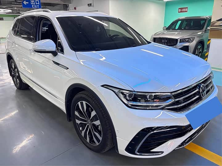 Фото 3 - Volkswagen Tiguan L Pro