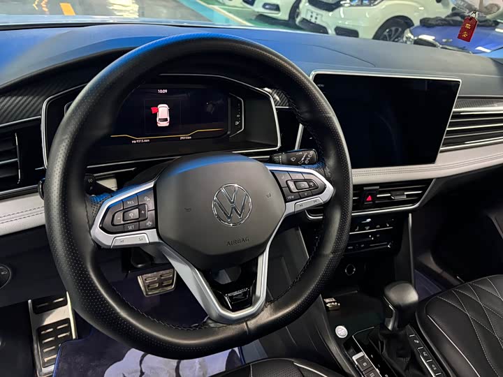 Фото 6 - Volkswagen Tiguan L Pro