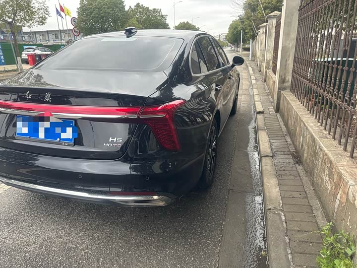 Фото 6 - Hongqi H5