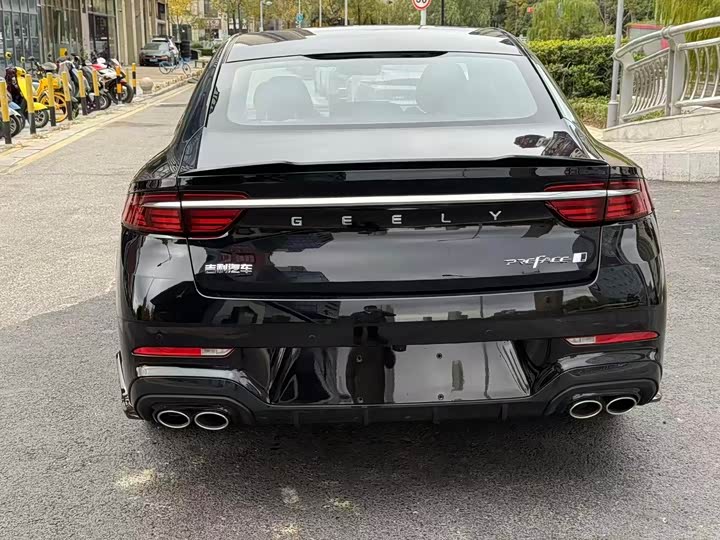 Фото 9 - Geely Preface