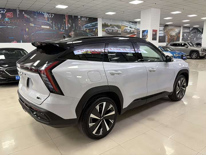 Photo 7 - Geely Atlas L