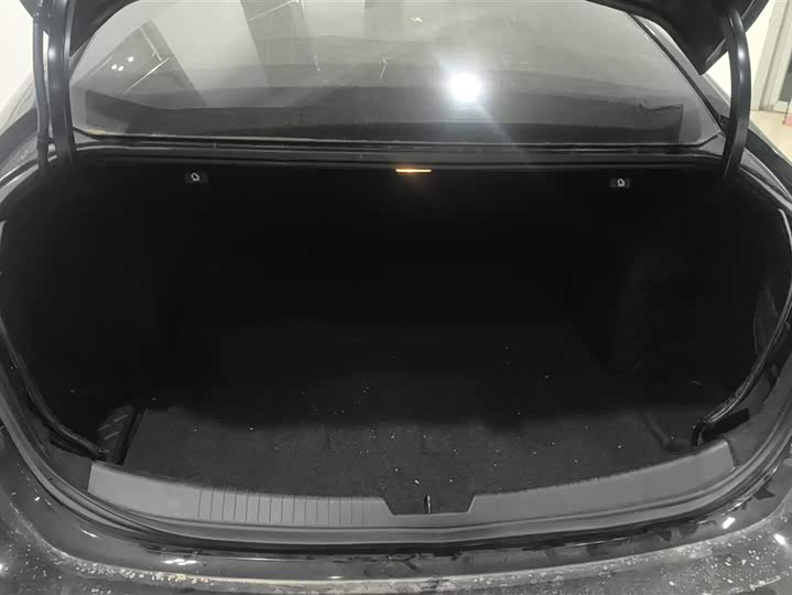 Фото 4 - Chevrolet Malibu XL