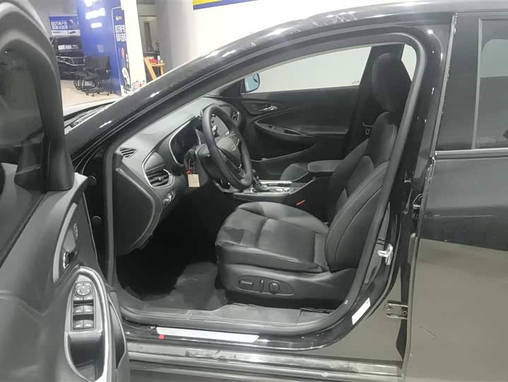 Фото 9 - Chevrolet Malibu XL