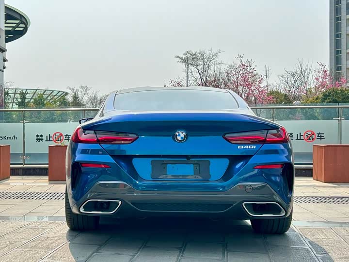Фото 9 - BMW 8 Series