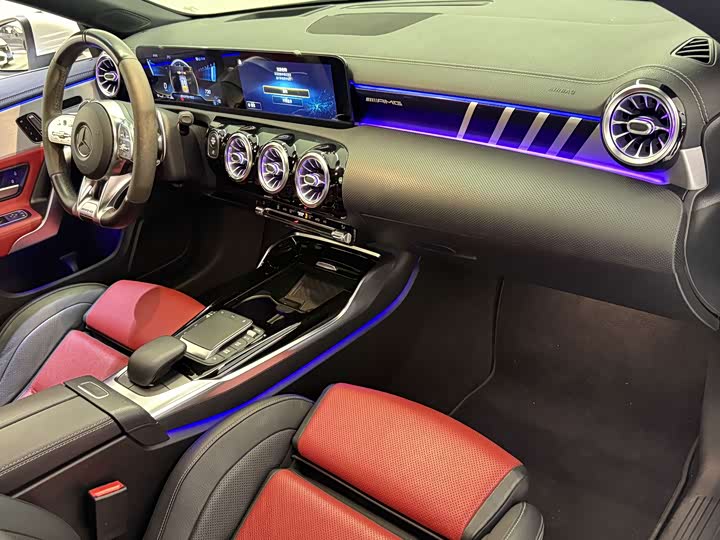 Фото 4 - Mercedes-Benz CLA-Class AMG