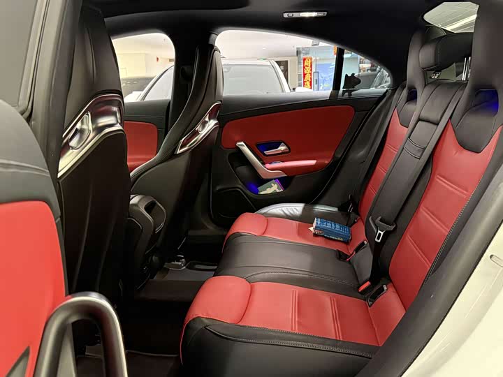 Фото 7 - Mercedes-Benz CLA-Class AMG