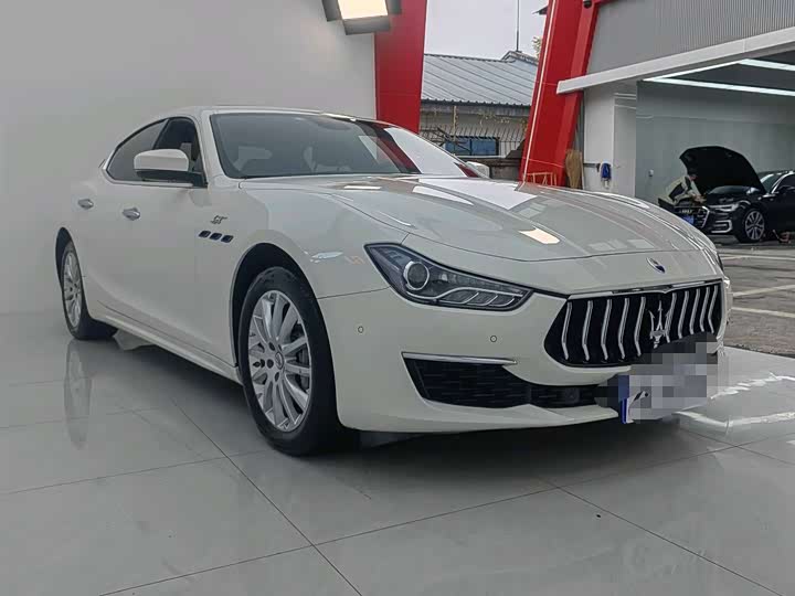 Фото 2 - Maserati Ghibli