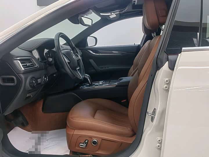 Фото 4 - Maserati Ghibli