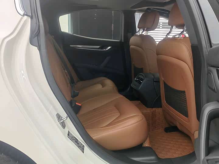 Фото 5 - Maserati Ghibli