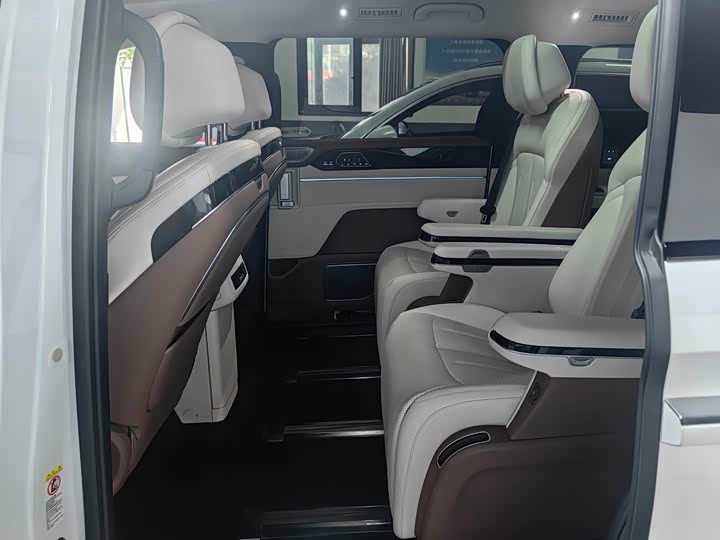 Фото 4 - BYD Xia