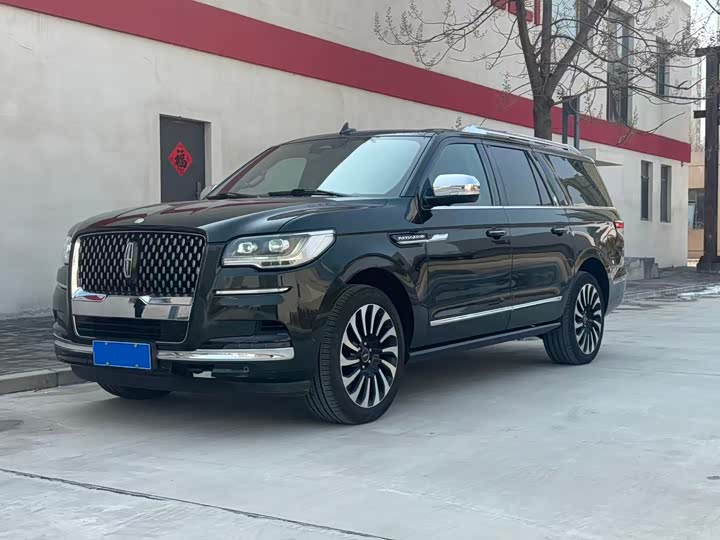 Фото 1 - Lincoln Navigator