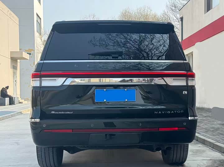 Фото 4 - Lincoln Navigator