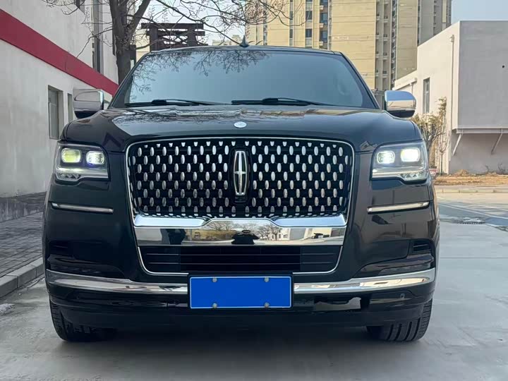 Фото 5 - Lincoln Navigator