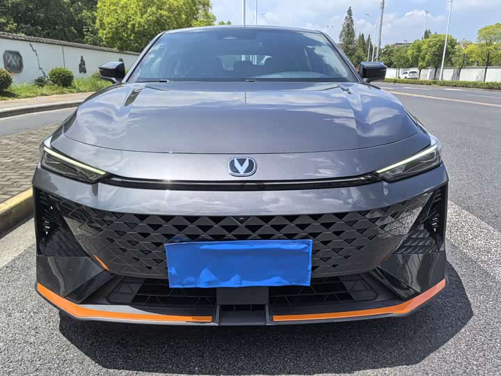 Фото 2 - Changan UNI-V