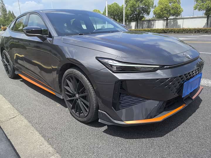 Фото 3 - Changan UNI-V