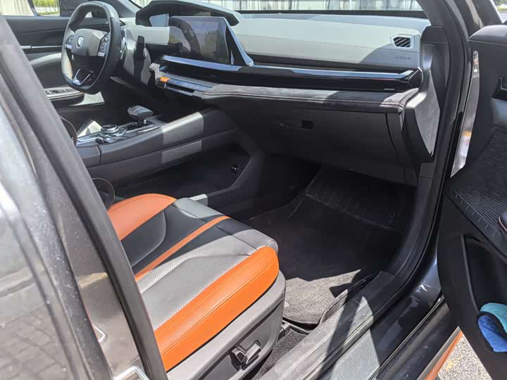 Фото 7 - Changan UNI-V