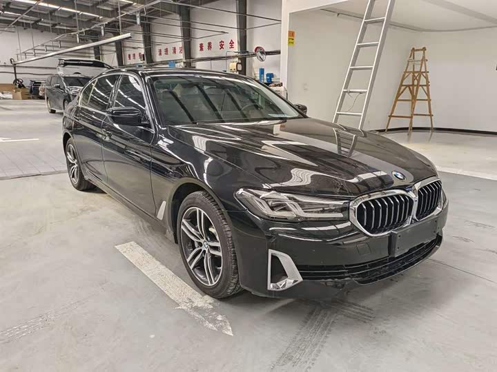 Фото 3 - BMW 5 Series
