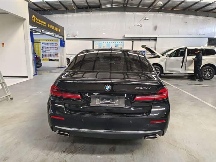 Фото 6 - BMW 5 Series