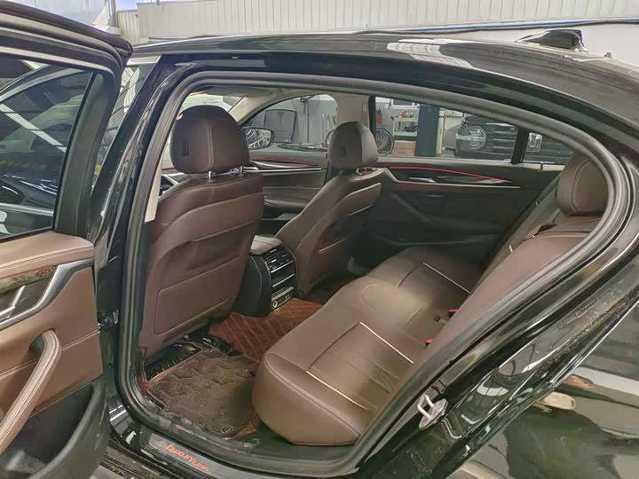 Фото 8 - BMW 5 Series