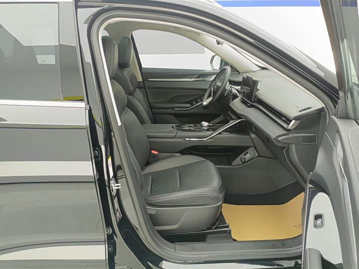 Фото 8 - Haval H6