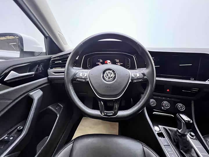 Фото 4 - Volkswagen Sagitar L