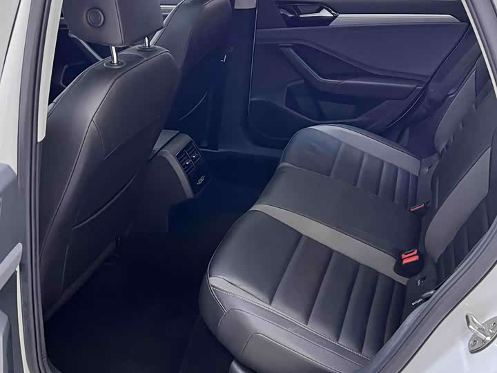 Фото 7 - Volkswagen Sagitar L