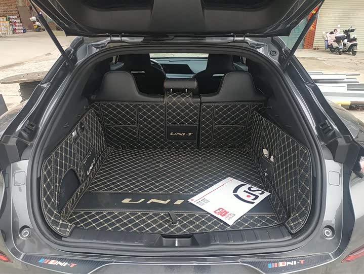 Фото 4 - Changan UNI-T