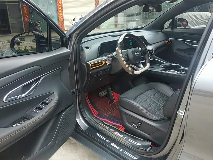 Фото 9 - Changan UNI-T