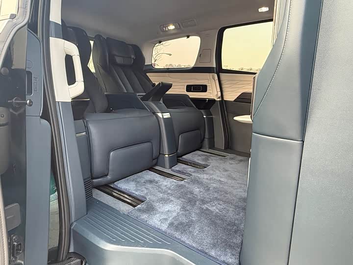 Фото 9 - Buick GL8 Century