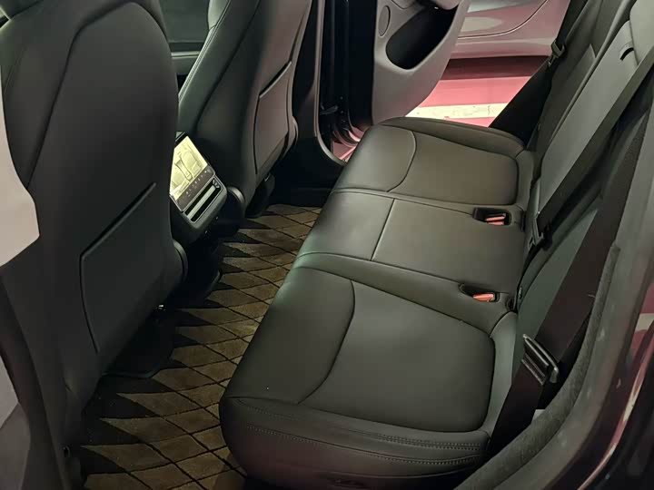 Photo 5 - Tesla Model Y