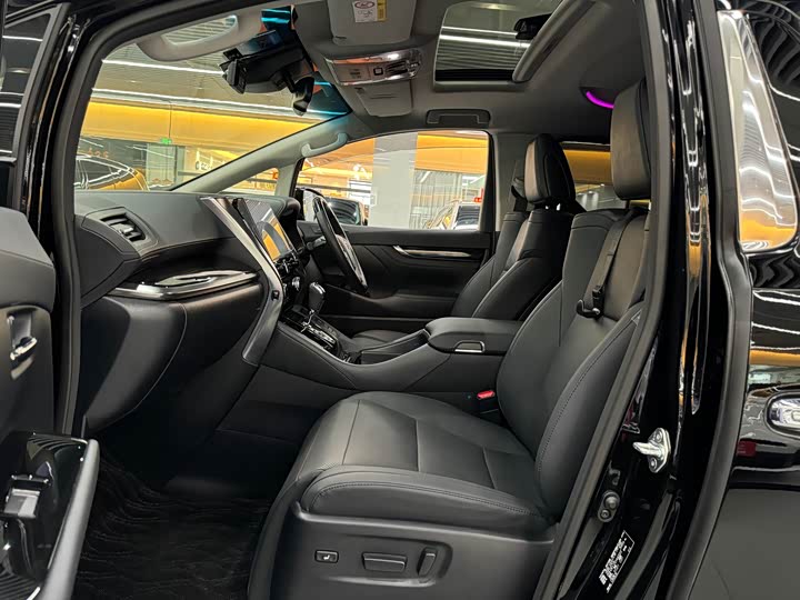 Фото 7 - Toyota Alphard