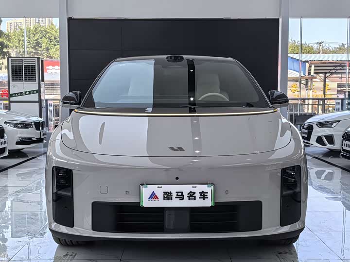 Photo 2 - LiXiang i6