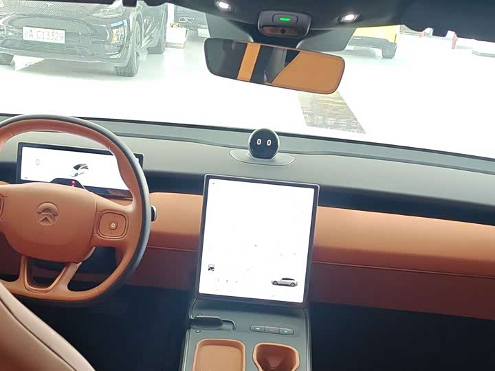 Фото 8 - Nio ET5T