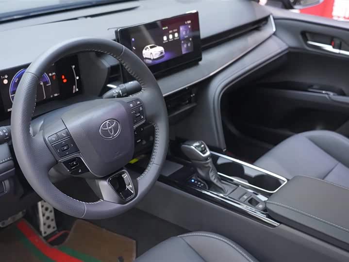 Фото 7 - Toyota Camry