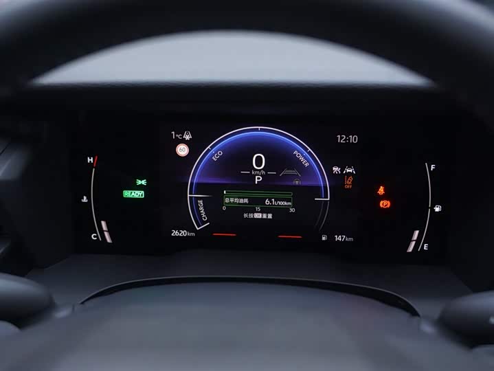 Фото 9 - Toyota Camry