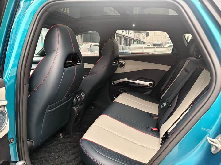 Фото 8 - BYD Yuan Plus