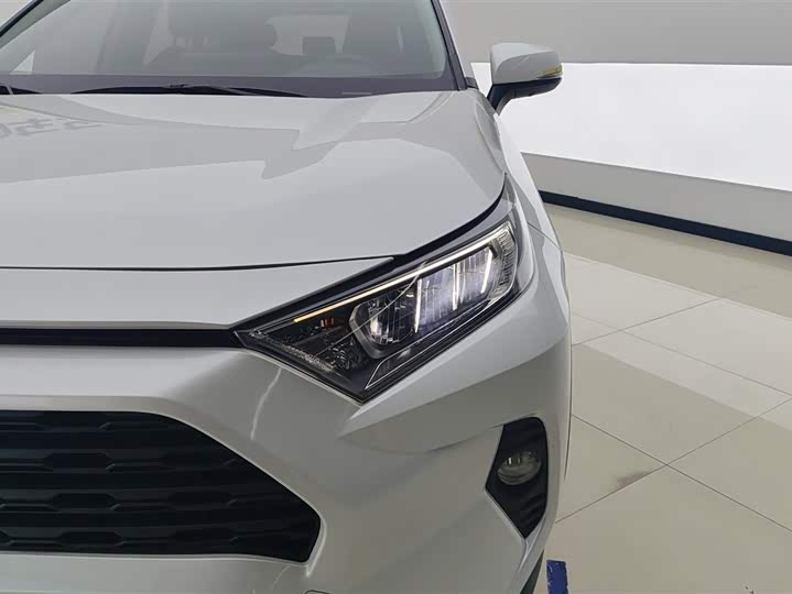 Toyota RAV4 2021 2021款 2.0L CVT两驱风尚PLUS版