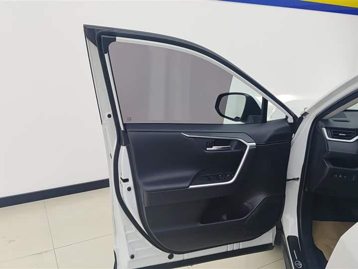 Toyota RAV4 2021 2021款 2.0L CVT两驱风尚PLUS版
