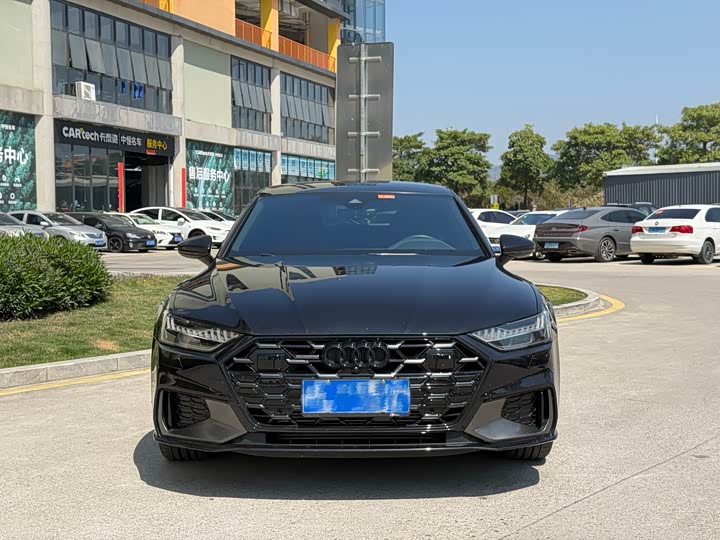 Фото 2 - Audi A7L