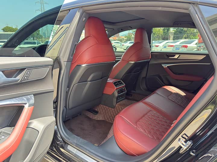 Фото 5 - Audi A7L