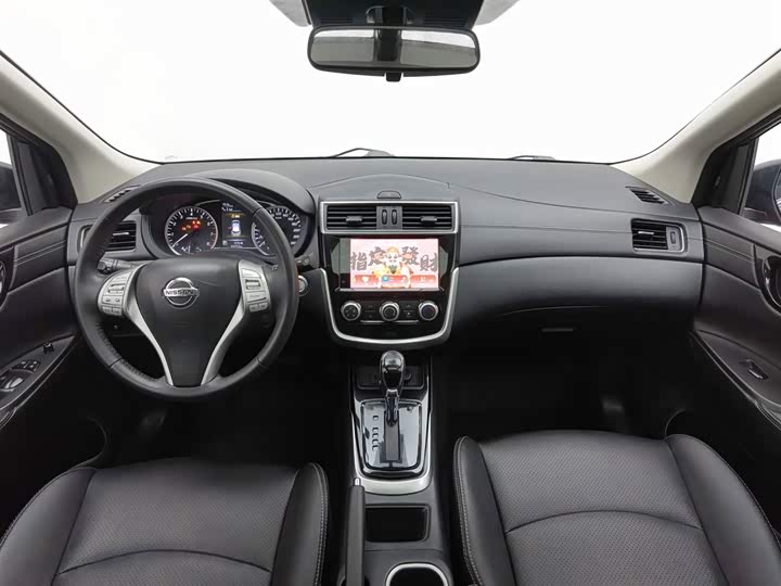 Photo 5 - Nissan Tiida