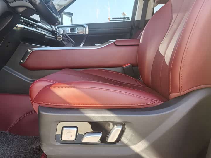 Photo 5 - Tank 400 Hybrid